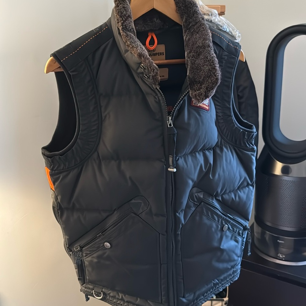 NWOT PJS Parajumpers Kobuk Black Padded Vest - Size M